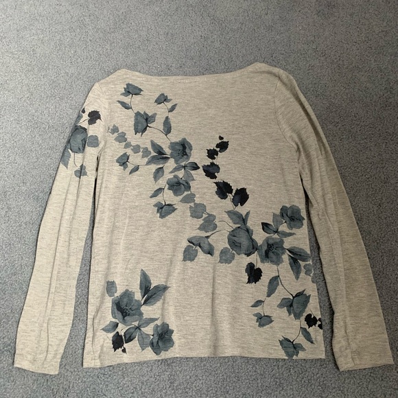 Floral t-shirt - $ negotiable - Picture 2 of 3
